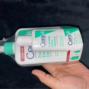 CERAVE Foaming Facial Cleanser - Green